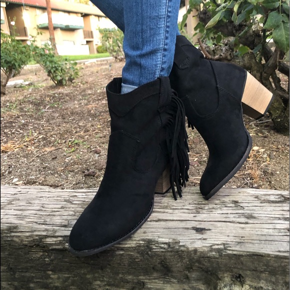 BLACK FAUX SUEDE FRINGE BOOTS - Picture 6 of 8